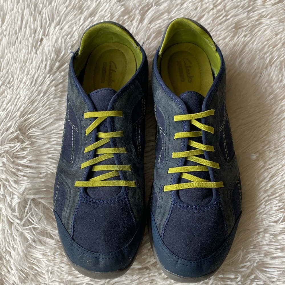 Navy blue comfy sneakers for women by Clarks, size 10M